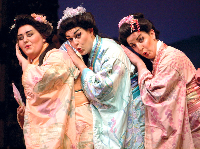 Mikado Review I Lamplighters Will Leave You Humming And Laughing